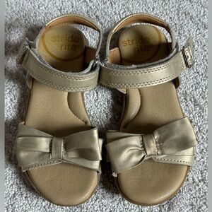 Stride Rite Cesia Champagne Velcro Closure Sandals Girls Size 11W